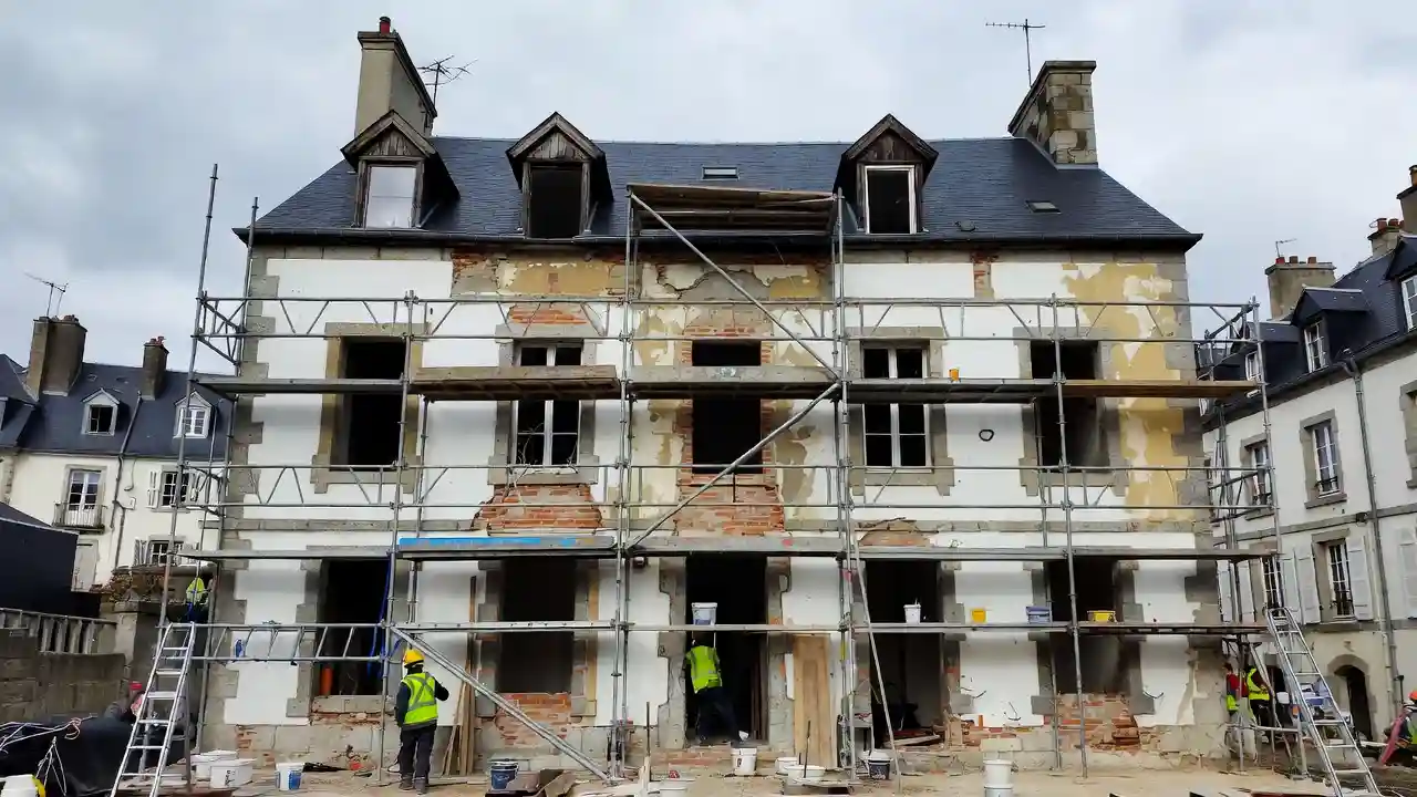 Rénovation de façade en Bretagne : ravalement complet et protection contre les intempéries